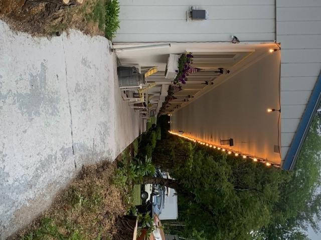 Yankee Trail Motel Holderness Exterior photo